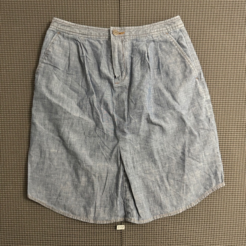 Banana Republic Blue Chambray Shirttail Skirt Size 4 Pleated Front Pockets